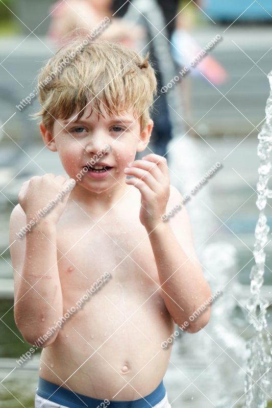 Фото
