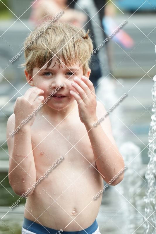 Фото