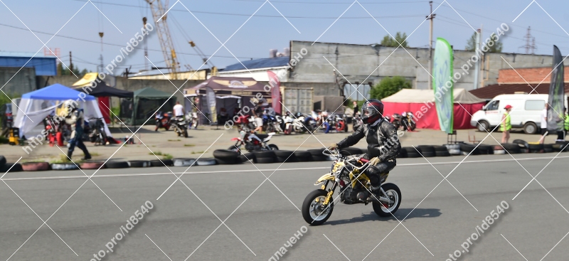 Фото