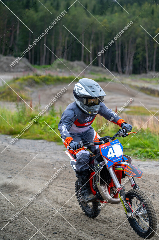 Фото